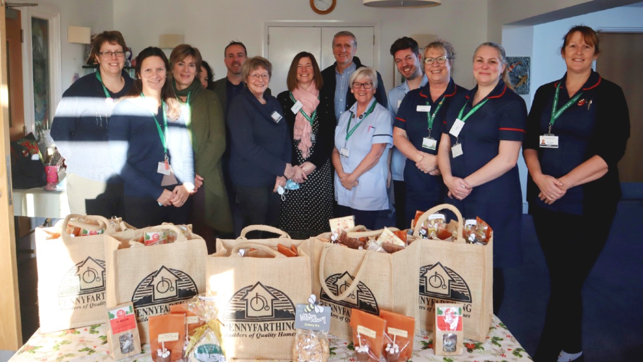 Pennyfarthing Homes proudly supports Oakhaven Hospice with a £500 Hamper
